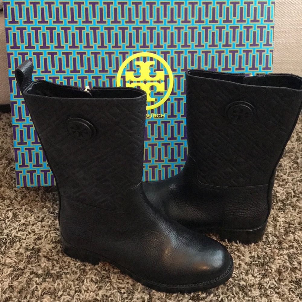 Black leather Tory Burch boots